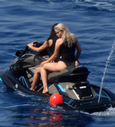 Image 9808695 from Kim Kardashian