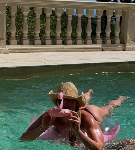 Image 9969975 from Emilia BTE