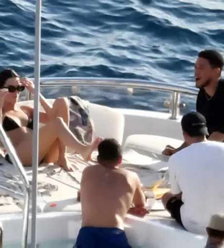 Image 9955378 from Kendall Jenner