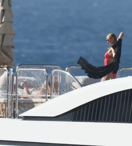 Image 9956701 from Paris Hilton