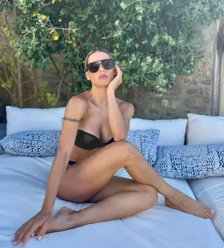 Image 9956651 from Michelle Hunziker