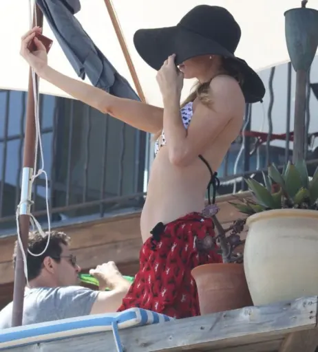 Image 9947599 from Paris Hilton