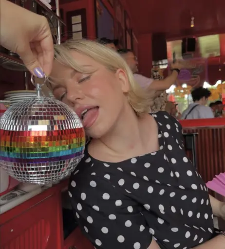 Image 9941420 from KellyMissesvlog