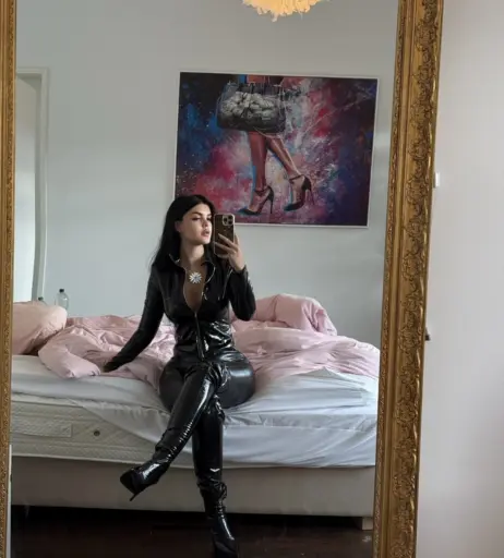 Image 9940540 from Lara Winter