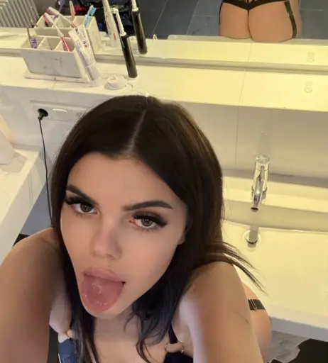 Image 9940537 from Lara Winter