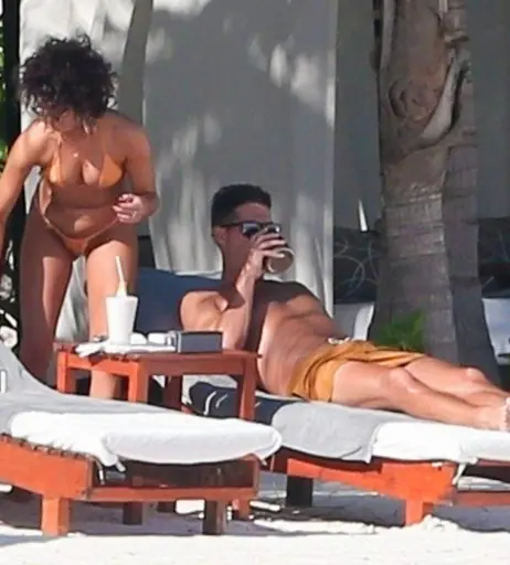 Image 9935685 from Sarah Hyland