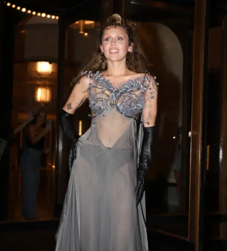 Image 9931308 from Miley Cyrus