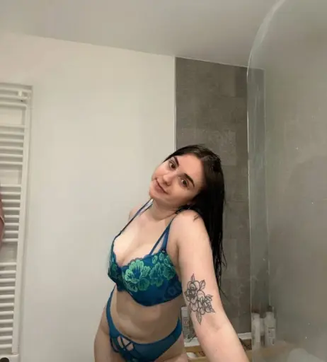 Image 21750486 from Chi With A C (Lucia Keskin)