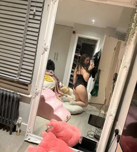 Image 21750615 from Chi With A C (Lucia Keskin)