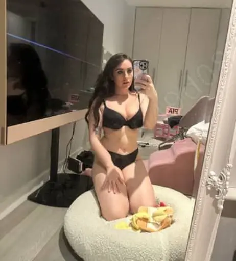 Image 21750604 from Chi With A C (Lucia Keskin)
