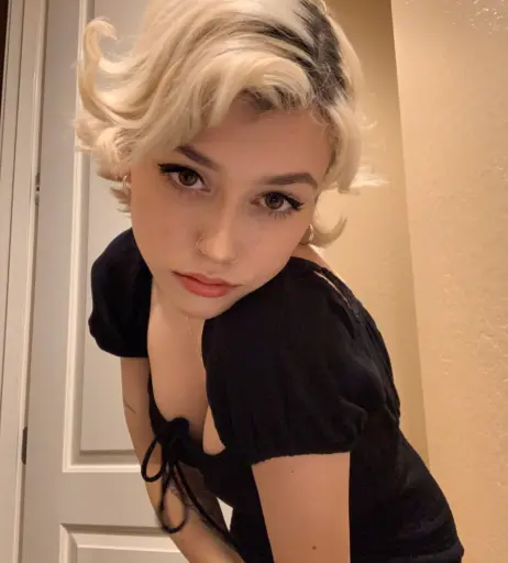 Image 21735418 from Kailee Morgue