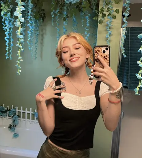 Image 21735457 from Kailee Morgue