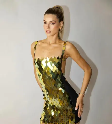 Image 21784384 from Camila Queiroz
