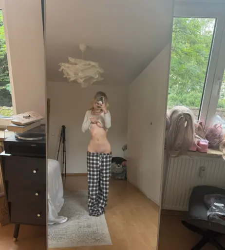 Image 2152330 from Bellaraee