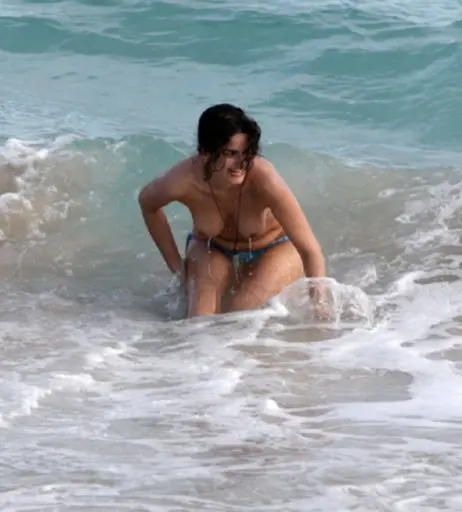 Image 2131112 from Shermine Shahrivar