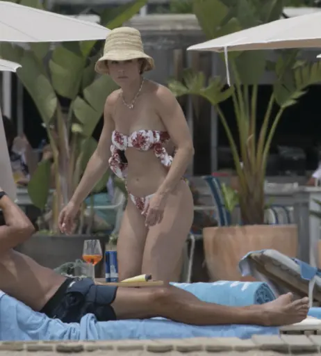 Image 2132382 from Melissa Roxburgh