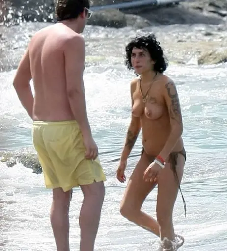 Image 2132359 from Amy Winehouse