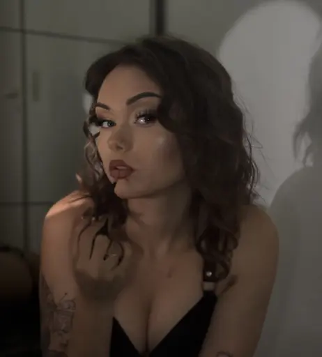 Image 2139619 from Traumwandler Allegra