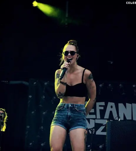 Image 2138993 from Stefanie Heinzmann