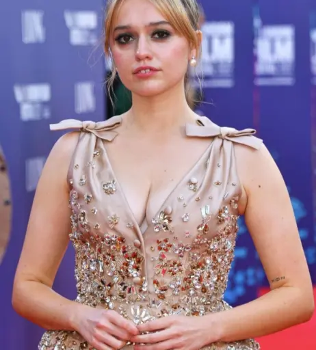 Image 2128246 from Aimee Lou Wood