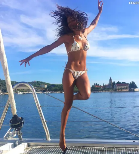 Image 2112143 from Annabelle Mandeng