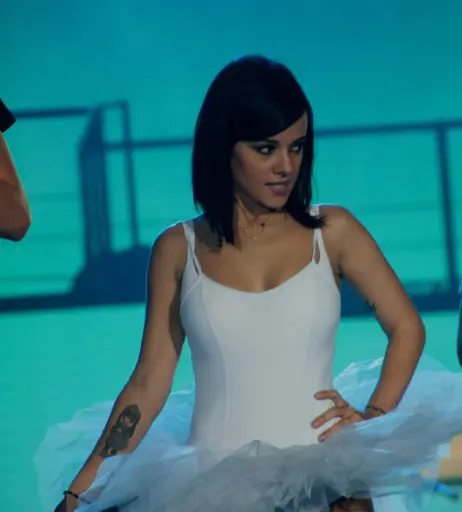 Image 2110582 from Alizée Lyonnet