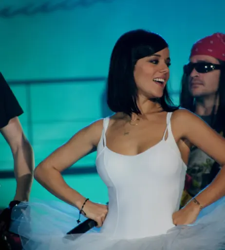 Image 2110552 from Alizée Lyonnet