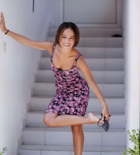 Image 2110415 from Alizée Lyonnet