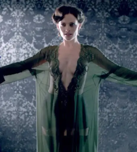 Image 2119589 from Lara Pulver