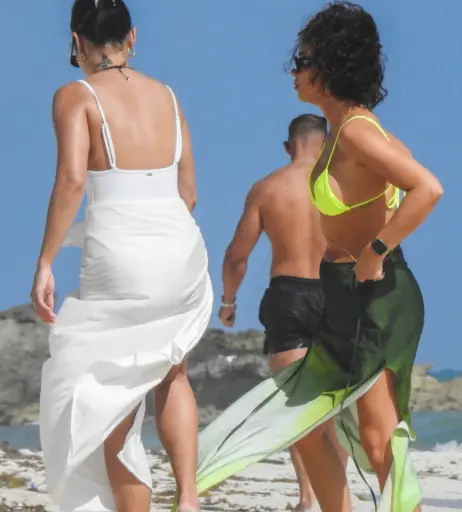 Image 2105835 from Sarah Hyland