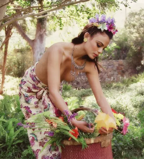 Image 2105622 from Nathalie Kelley