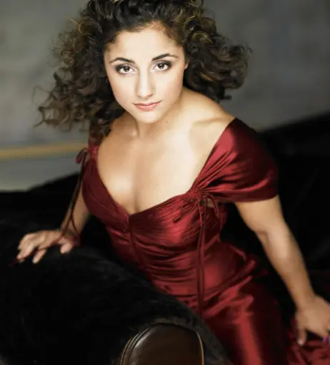 Image 2105385 from Susi Kentikian