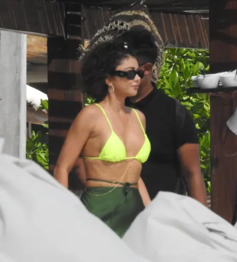 Image 2104535 from Sarah Hyland
