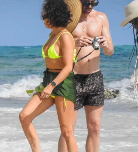 Image 2104661 from Sarah Hyland