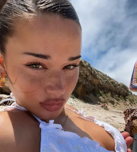 Image 2104060 from Isabelle Clarke