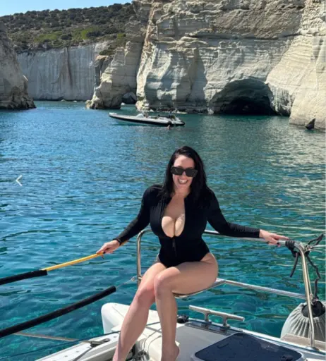 Image 21010976 from Angela White