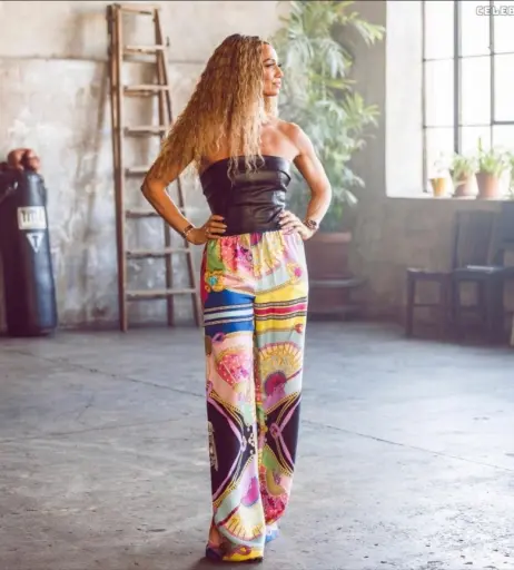 Image 2102947 from Kate Abdo