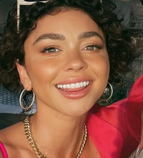 Image 2103406 from Sarah Hyland