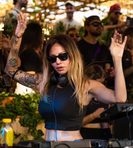 Image 2103303 from Deborah De Luca