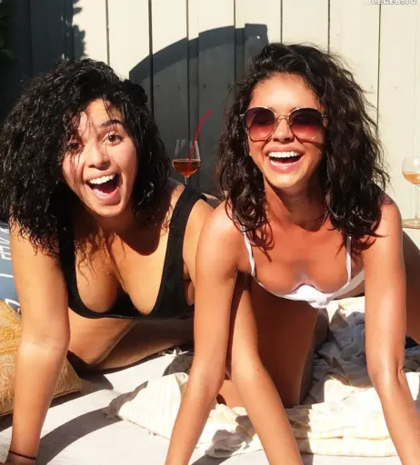 Image 2103225 from Sarah Hyland