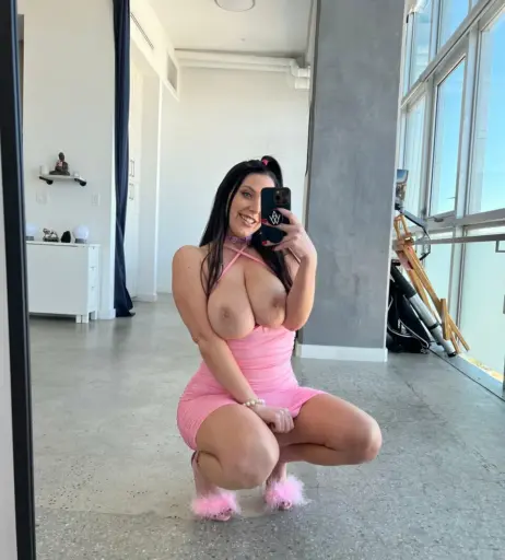 Image 21008018 from Angela White
