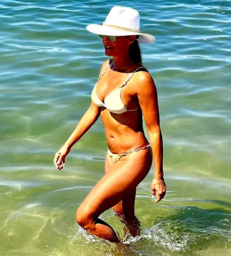 Image 2100612 from Eva LaRue