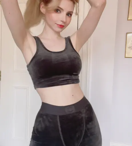 Image 21003931 from Peachmilky