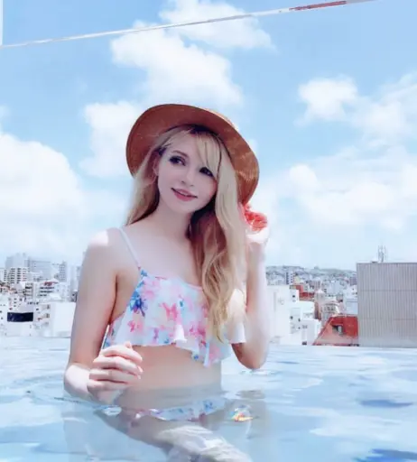 Image 21003856 from Peachmilky