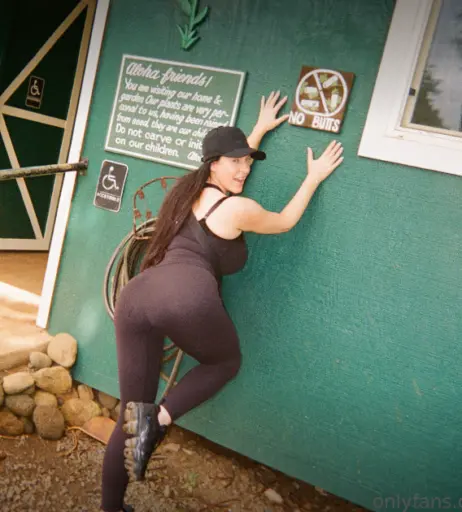 Image 21009050 from Angela White