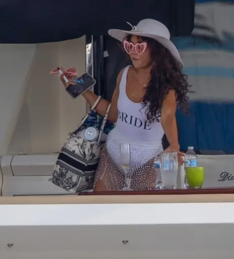 Image 2109351 from Sarah Hyland