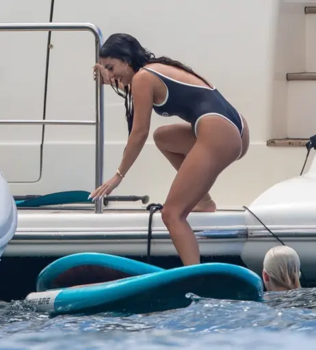 Image 2108846 from Sarah Hyland