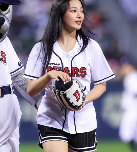 Image 22955445 from Minji (NewJeans)