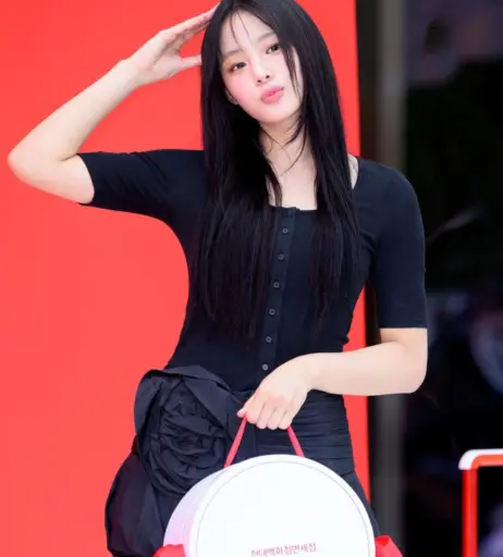 Image 22955327 from Minji (NewJeans)