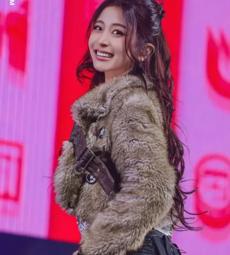 Image 22956824 from Huh Yunjin 허윤진 | LESSERAFIM